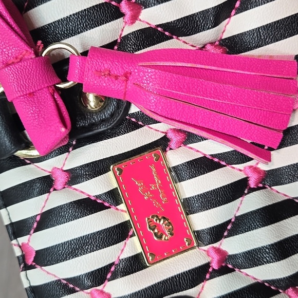 Vintage Betsey by Betsey Johnson Women Small Bag Purse Tote - Picture 2 of 13